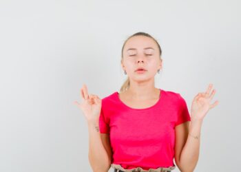 Featured image for: Respiração Consciente: Como o Pranayama Pode Dissolver a Tensão Familiar de Fim de Ano